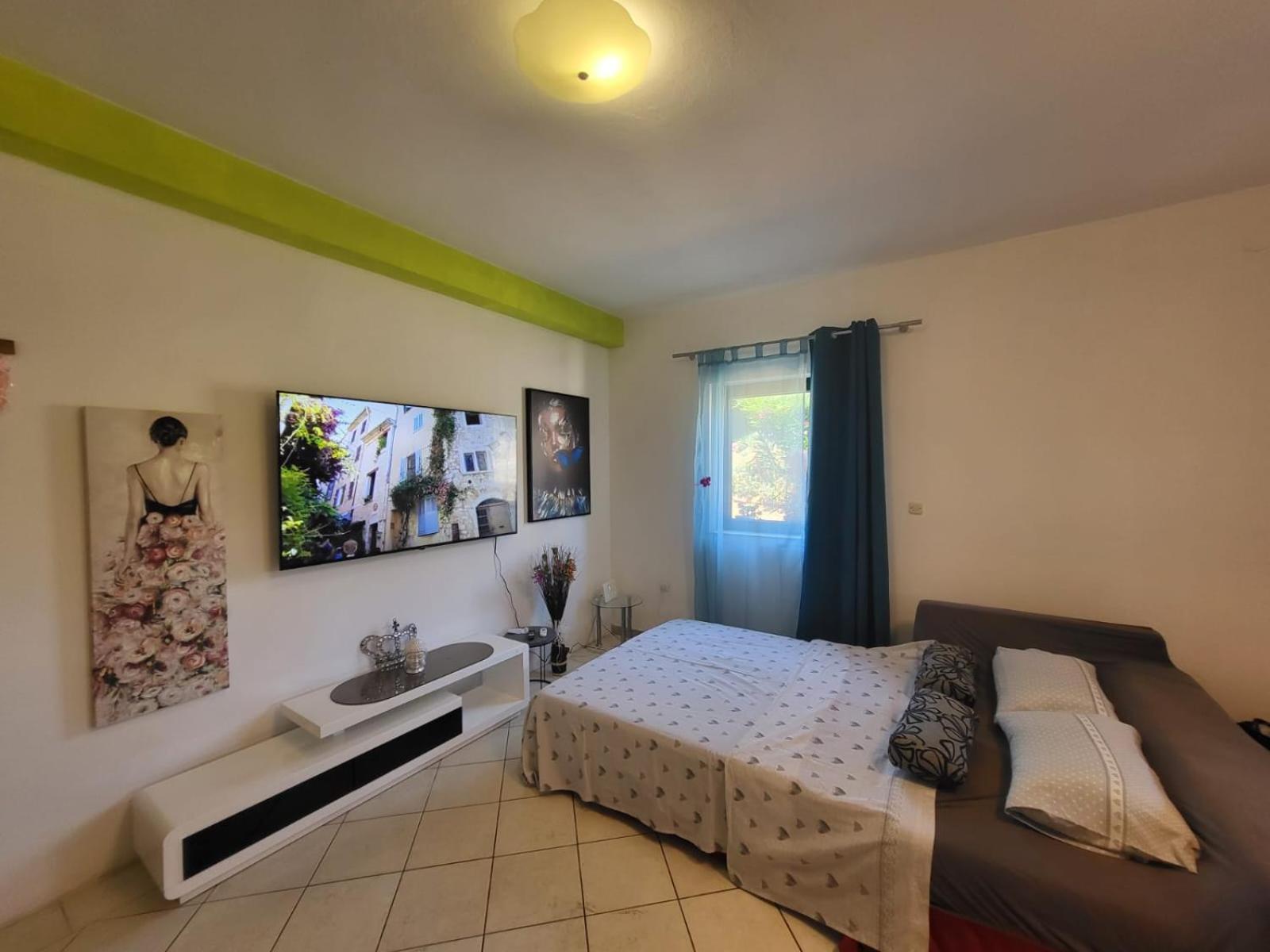 With Private Parking Self Check In Apartment Pula